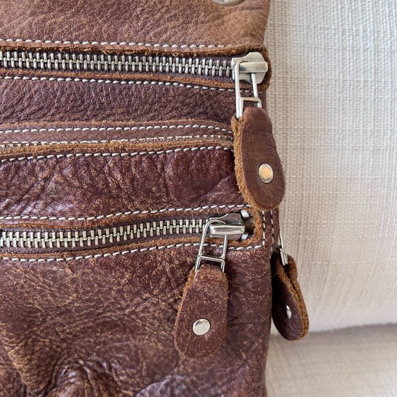 Roots Village Crossbody Bag – Tribe Leather – Like New - Picture 4 of 8